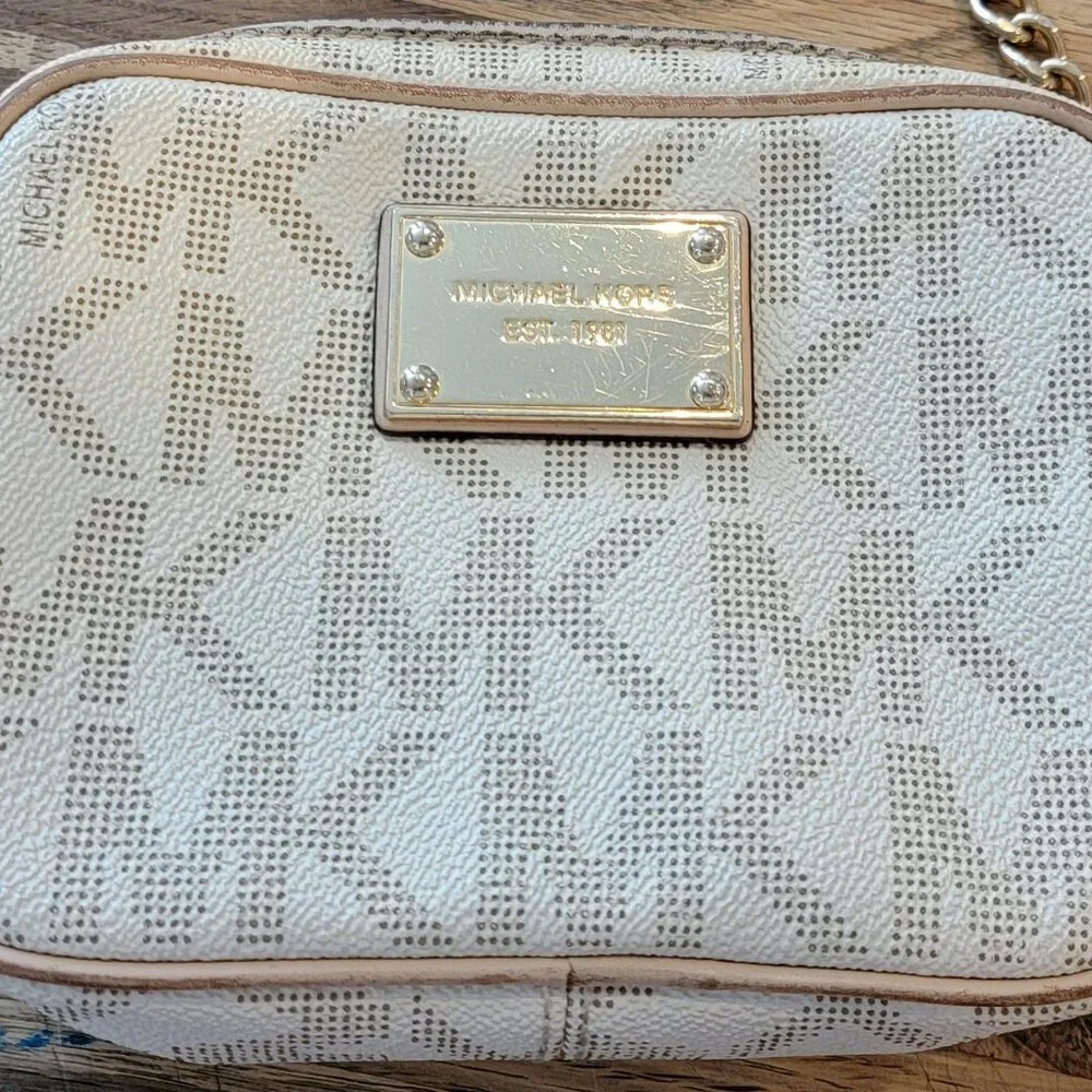 Michael Kors Jet Set Travel Signature Logo Canvas Small Crossbody Vanilla/Acorn - Picture 2 of 16
